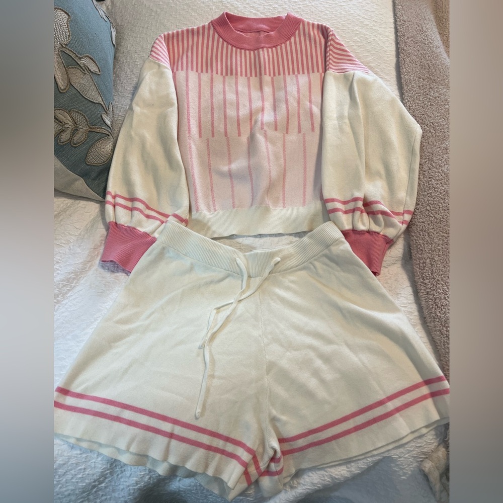 Never worn Amazon lounge set size small